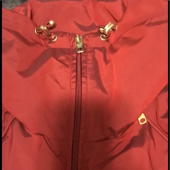COLE HAAN SIGNATURE Back Bow Hooded Raincoat - Picture 11 of 16